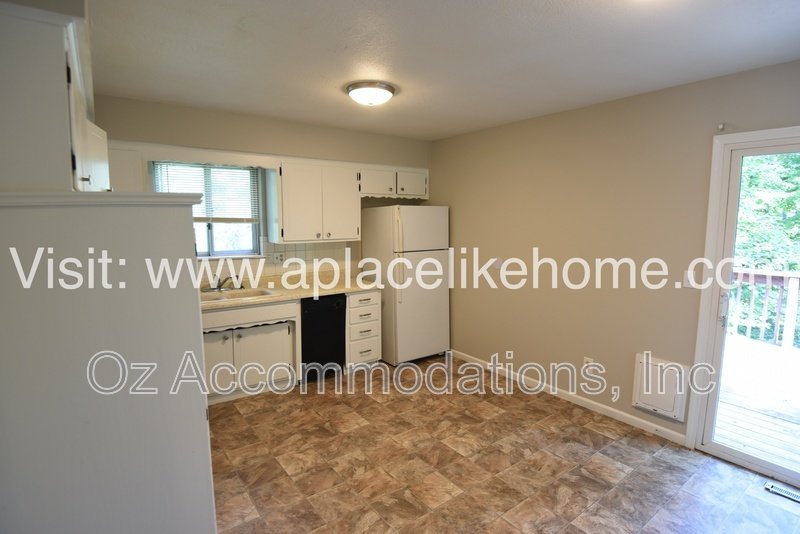 *AVAILABLE NOW* 5521 Perry Ln, Merriam, KS 66203 property image