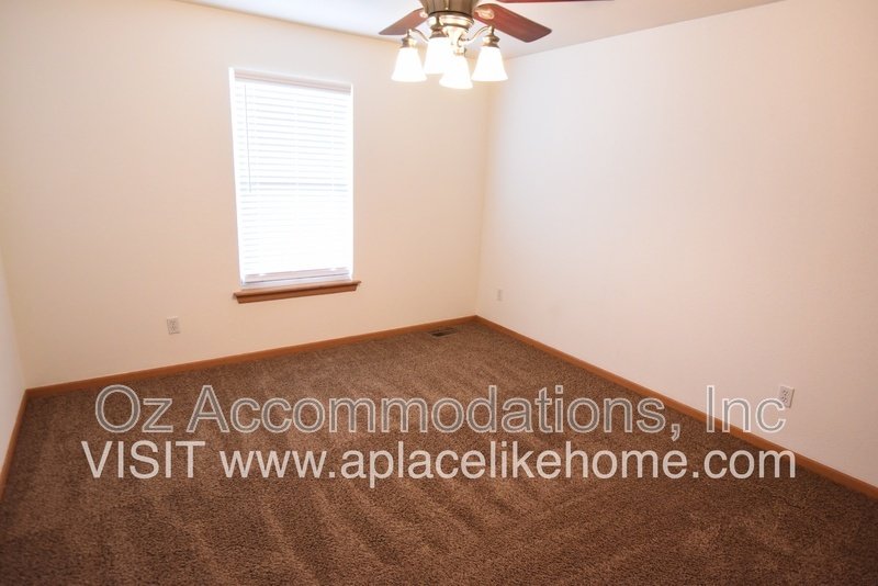 AVAILABLE NOW! 8626 N. Cleveland Ln. Kansas City 45156 property image