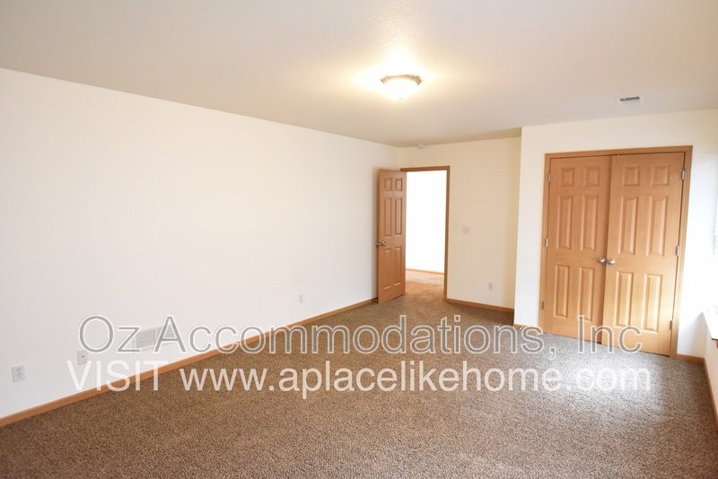 AVAILABLE NOW! 8626 N. Cleveland Ln. Kansas City 45156 property image