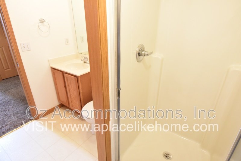 AVAILABLE NOW! 8626 N. Cleveland Ln. Kansas City 45156 property image