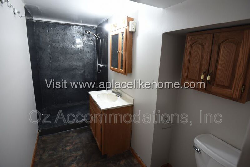 Charming 3-Bedroom, 2-Bath Brick Raised Ranch in Lee’s Summit! property image