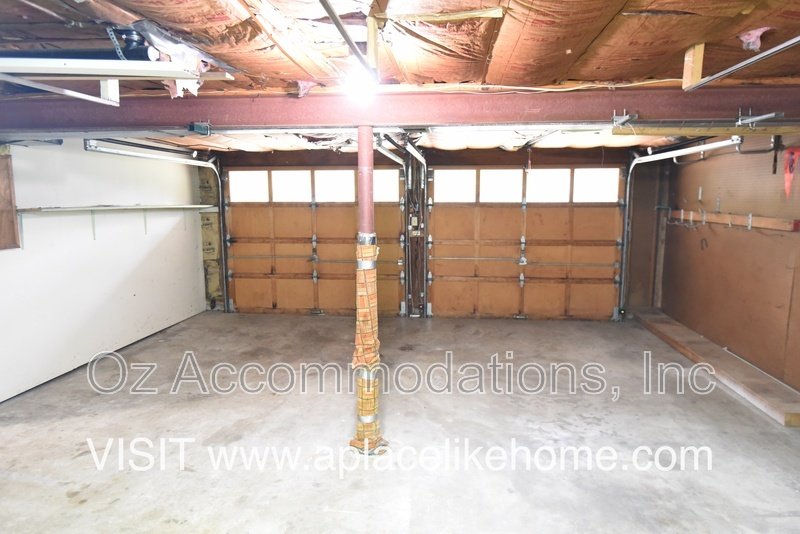 Charming 3-Bedroom, 2-Bath Brick Raised Ranch in Lee’s Summit! property image