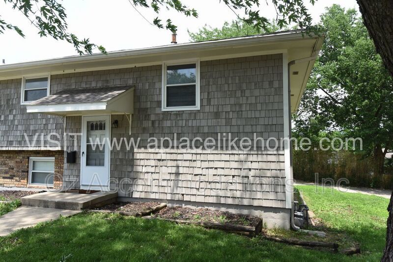 Charming 2-Bed Duplex with Split-Level Living in Overland Park! property image