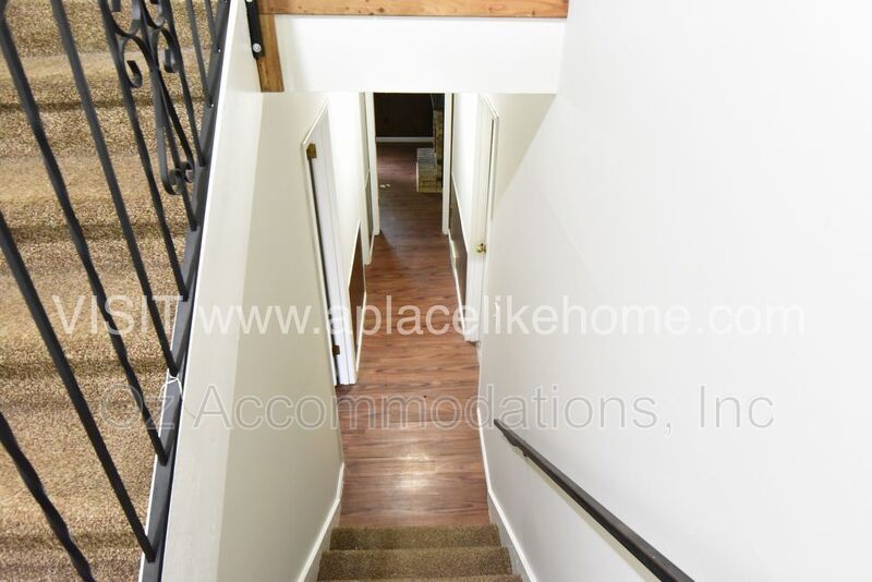 Charming 2-Bed Duplex with Split-Level Living in Overland Park! property image