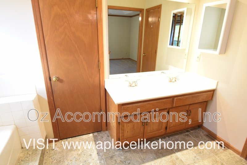 15813 W 125 Ter property image