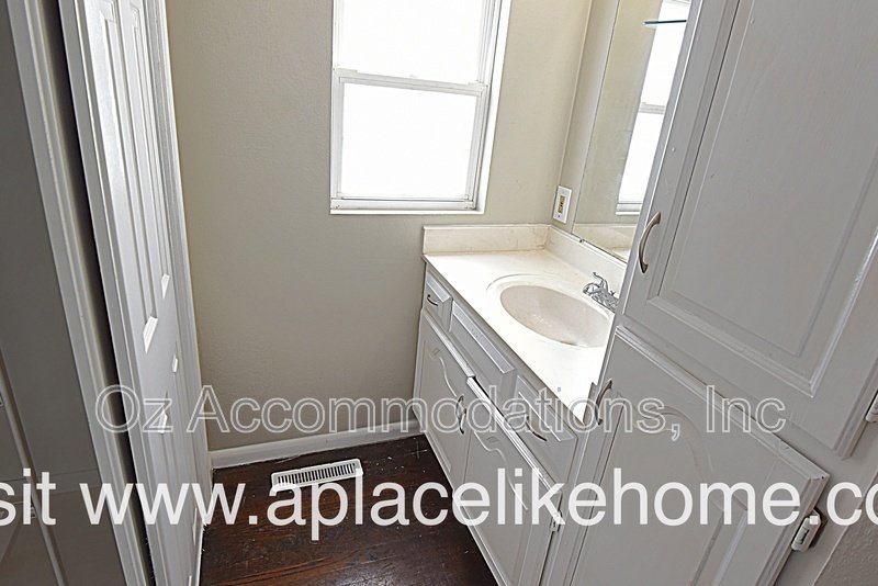 4934 Appleton Ave, Kansas City, MO 64133 property image