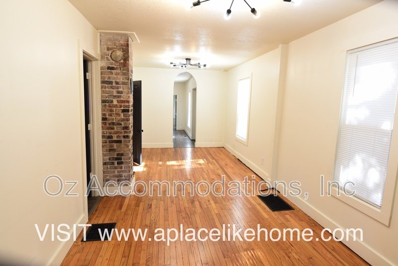 1529 S Harvard Ave property image