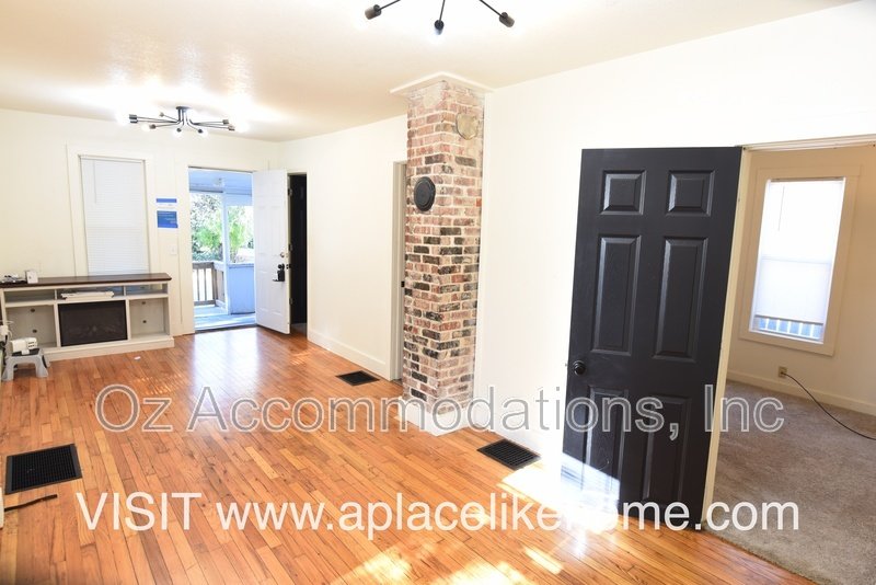 1529 S Harvard Ave property image