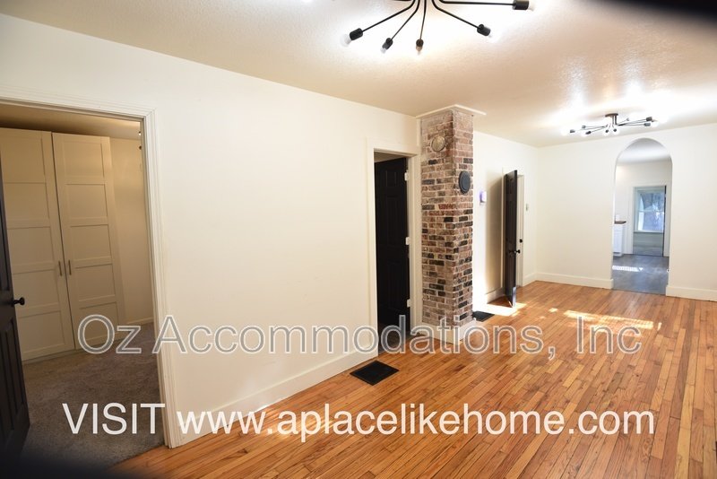 1529 S Harvard Ave property image