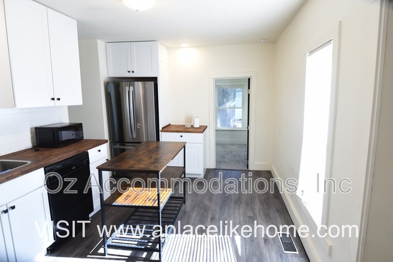 1529 S Harvard Ave property image