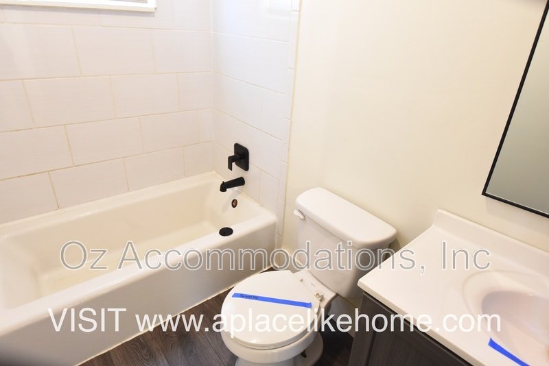 1529 S Harvard Ave property image