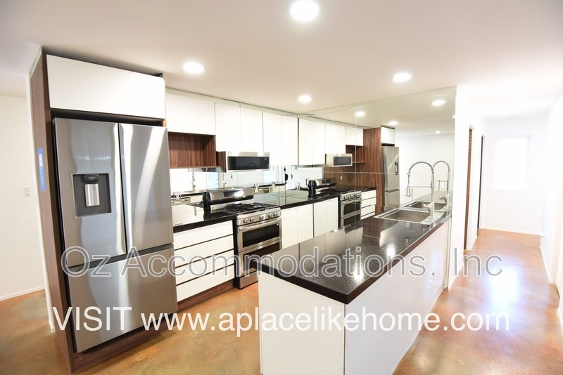 4011 S Minnie St property image