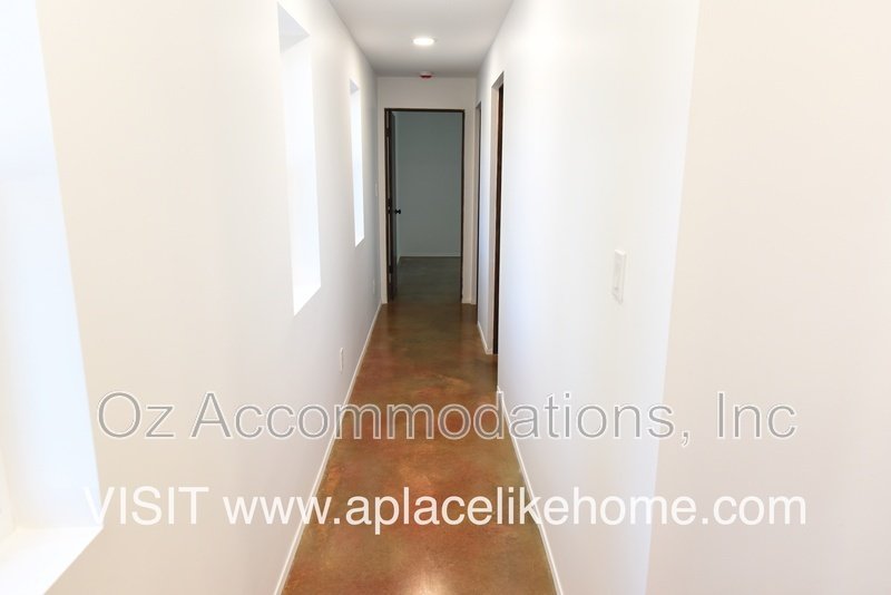 4011 S Minnie St property image