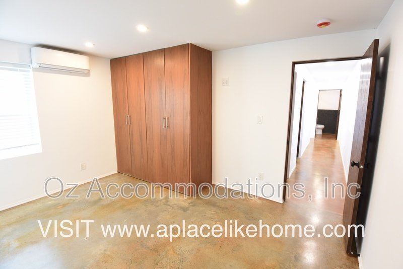 4011 S Minnie St property image