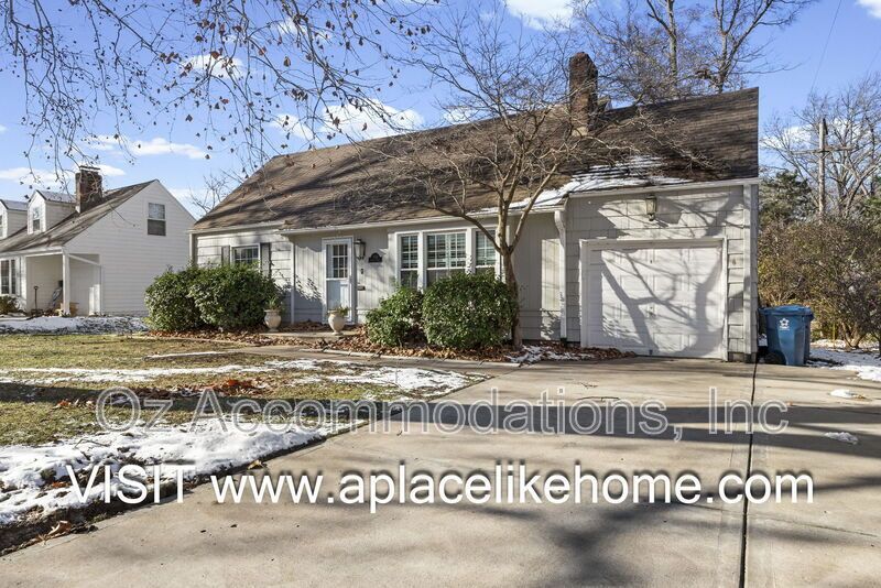 7404 Village Dr property image