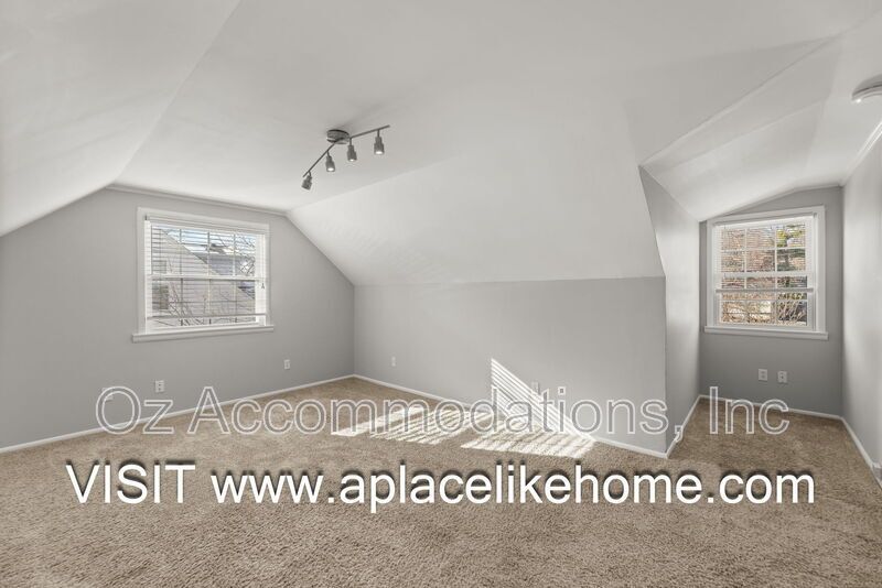 7404 Village Dr property image