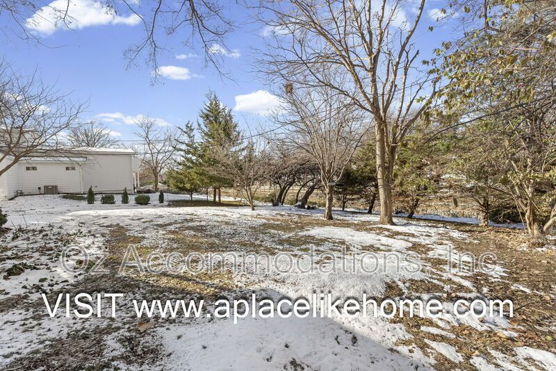 7404 Village Dr property image