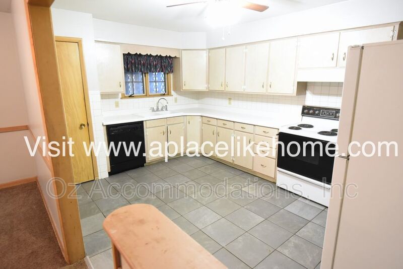 AVAILABLE NOW!! 7820 Arlington Ave, Raytown, MO 64138 property image