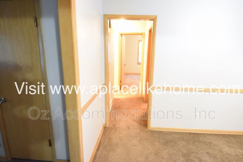 AVAILABLE NOW!! 7820 Arlington Ave, Raytown, MO 64138 property image