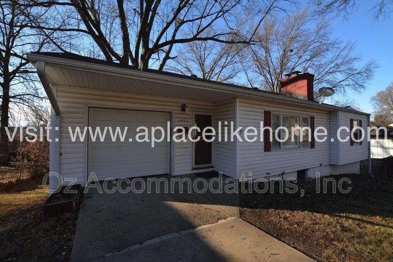 Cozy Gladstone Charmer With Spacious Yard property image