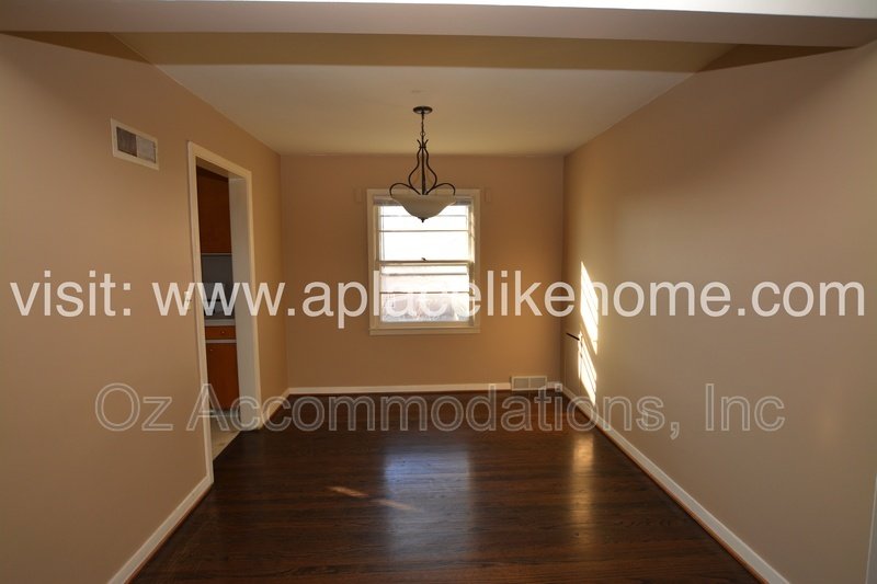 Cozy Gladstone Charmer With Spacious Yard property image