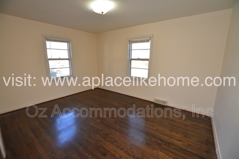 Cozy Gladstone Charmer With Spacious Yard property image