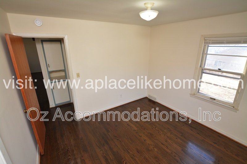 Cozy Gladstone Charmer With Spacious Yard property image