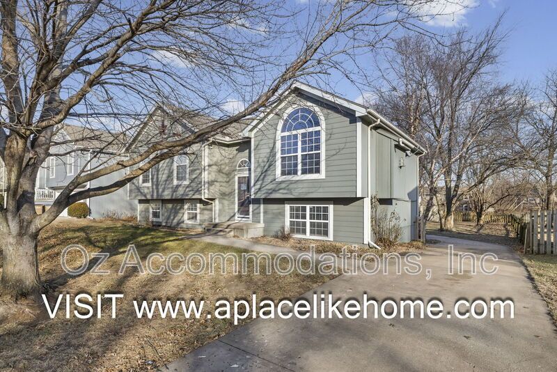 Available Now! | 313 S Darrowby Dr, Raymore, MO 64083 property image