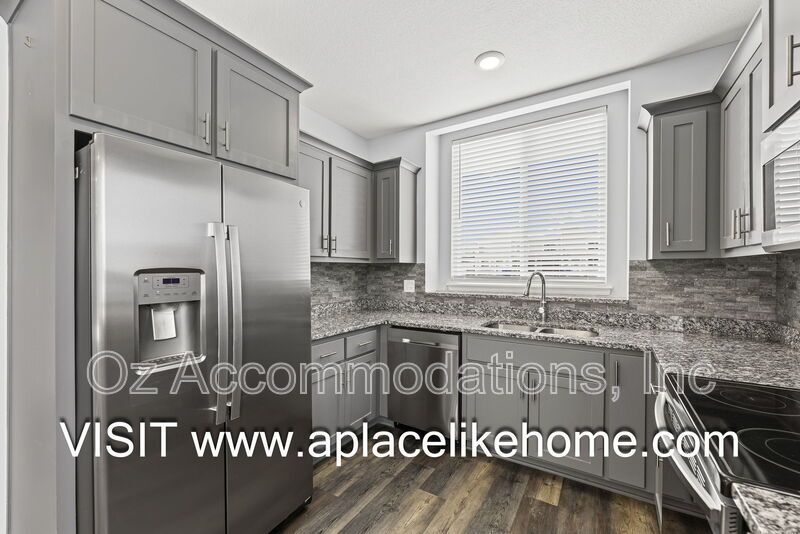 READY TO VIEW | 217 N McGee St, Tonganoxie, KS 66086 property image