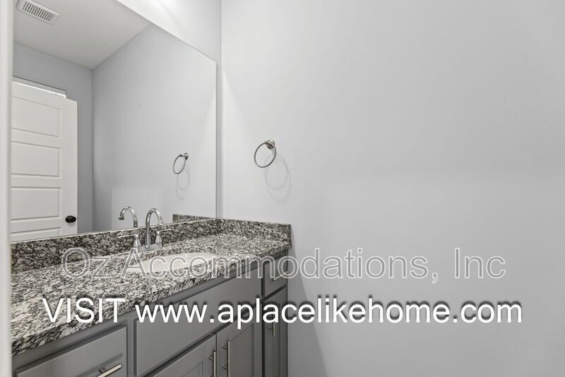 READY TO VIEW | 217 N McGee St, Tonganoxie, KS 66086 property image