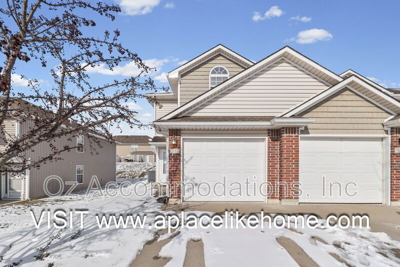 Ready to View| 807 SW Imperial Ln, Blue Springs, MO 64064 property image