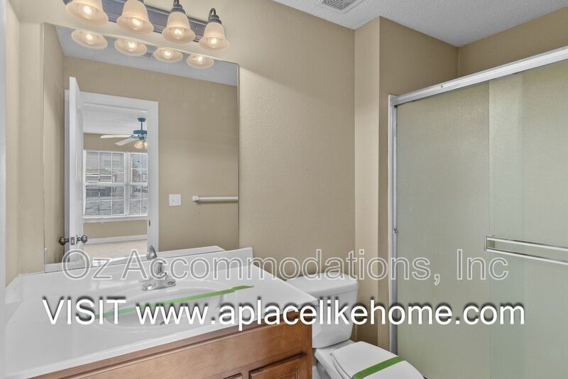 Ready to View| 807 SW Imperial Ln, Blue Springs, MO 64064 property image