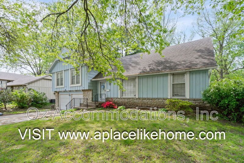 8211 W 97th St property image