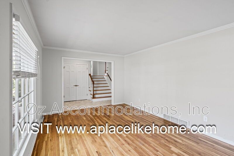 8211 W 97th St property image