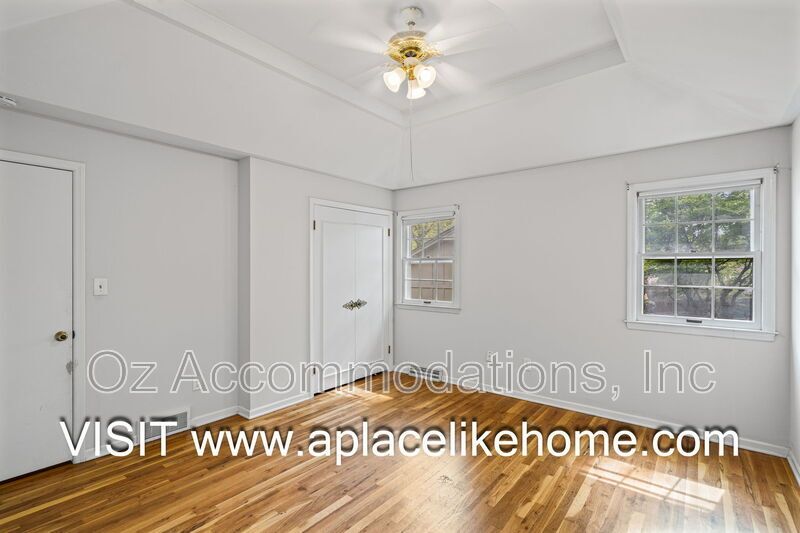 8211 W 97th St property image