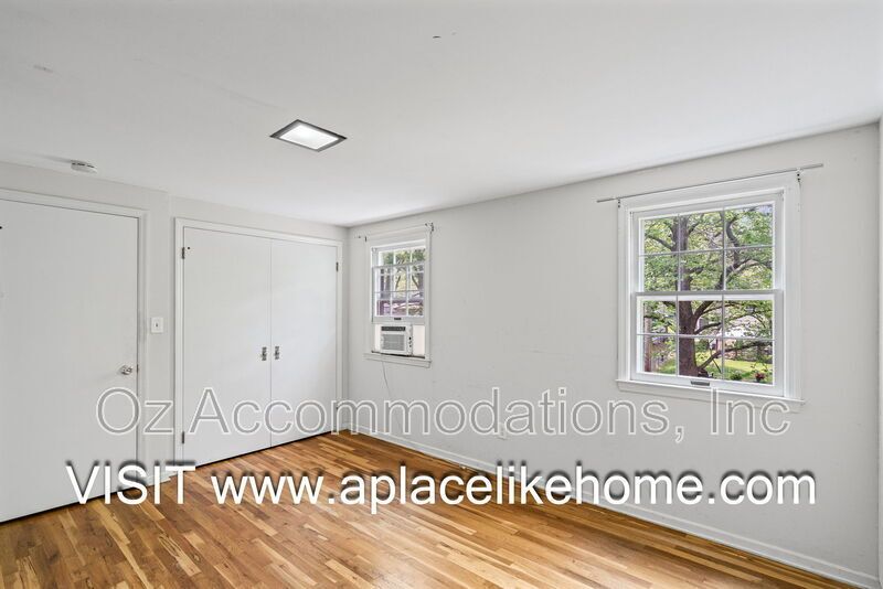 8211 W 97th St property image