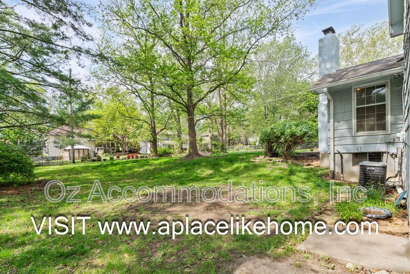 8211 W 97th St property image