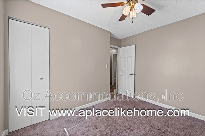 Available Now!! 14719 Bellaire Ave. Grandview, MO 64030 property image