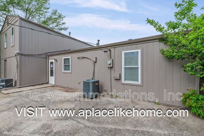 Available Now!! 14719 Bellaire Ave. Grandview, MO 64030 property image