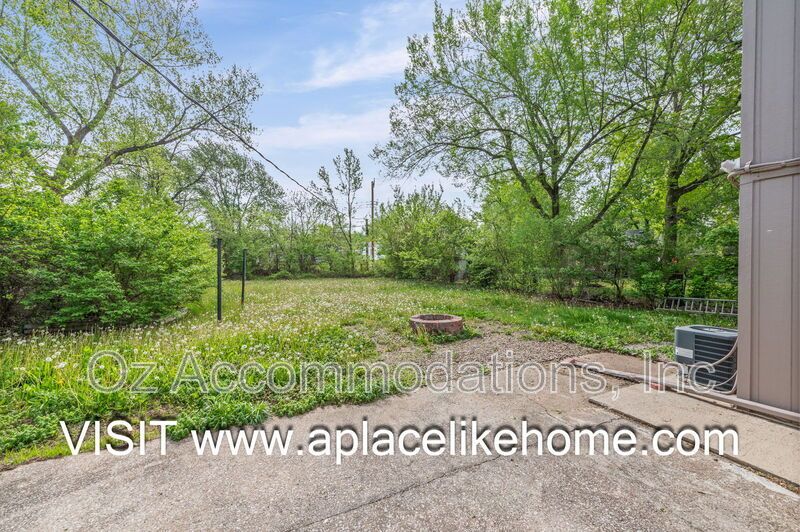 Available Now!! 14719 Bellaire Ave. Grandview, MO 64030 property image