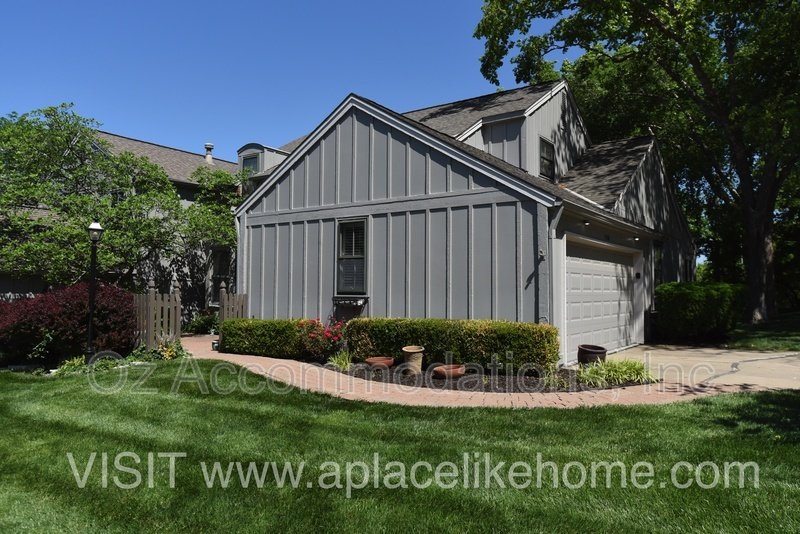 Beautifully Updated home in prestigious Huntington Farms property image