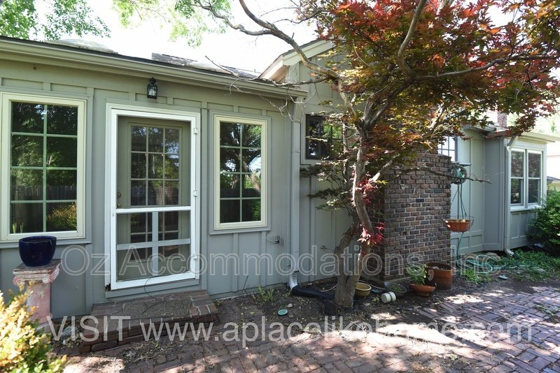 Beautifully Updated home in prestigious Huntington Farms property image