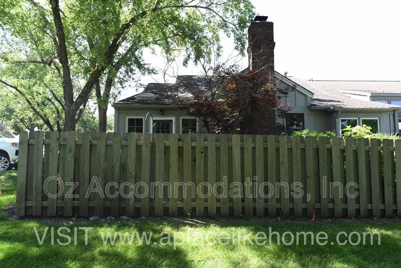 Beautifully Updated home in prestigious Huntington Farms property image