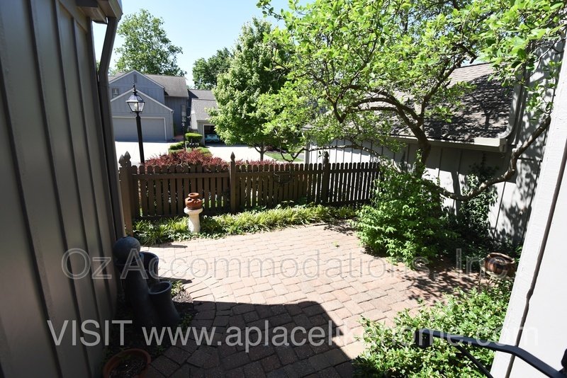 Beautifully Updated home in prestigious Huntington Farms property image