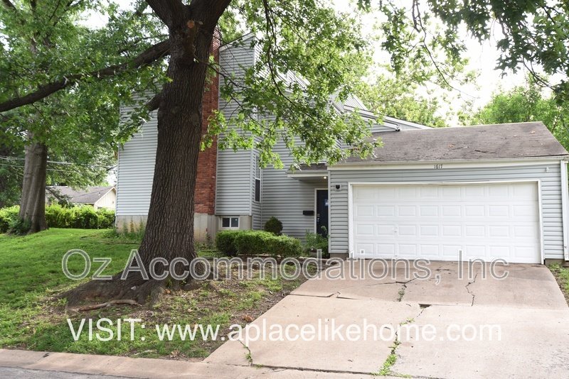 1617 E 97th St property image