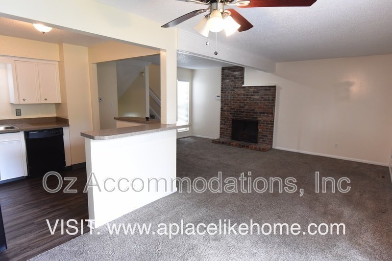 1617 E 97th St property image