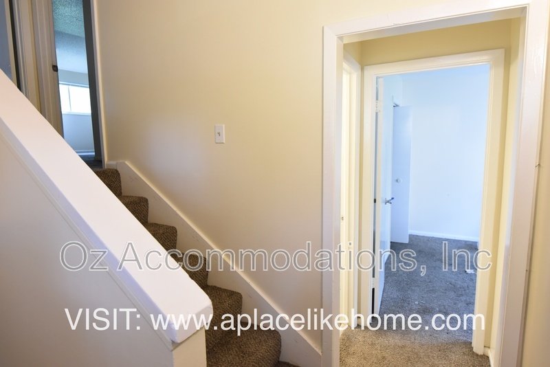 1617 E 97th St property image
