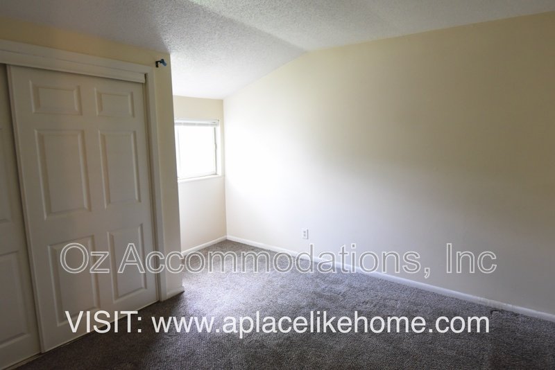 1617 E 97th St property image