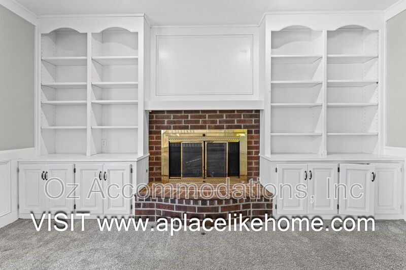AVAILABLE NOW!! 11626 Woordward St. Overland Park, KS 66210 property image
