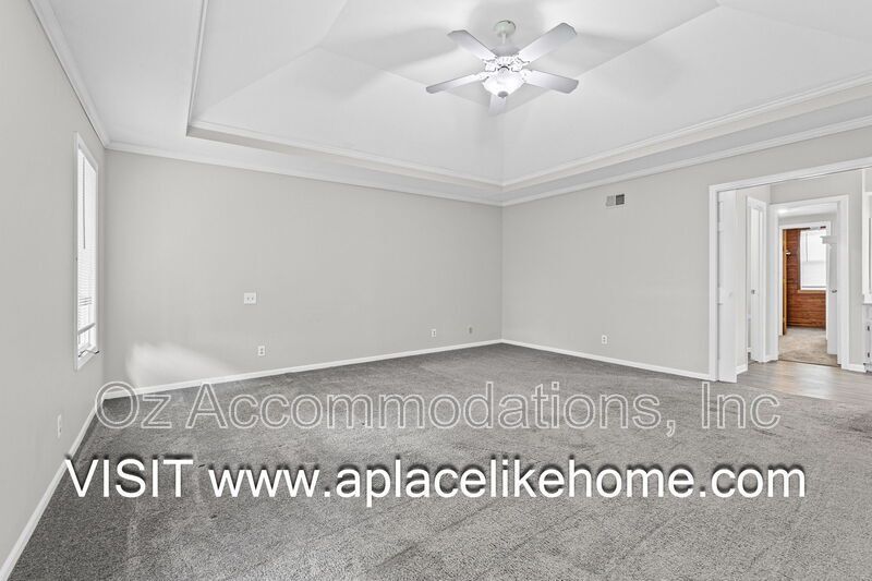 AVAILABLE NOW!! 11626 Woordward St. Overland Park, KS 66210 property image